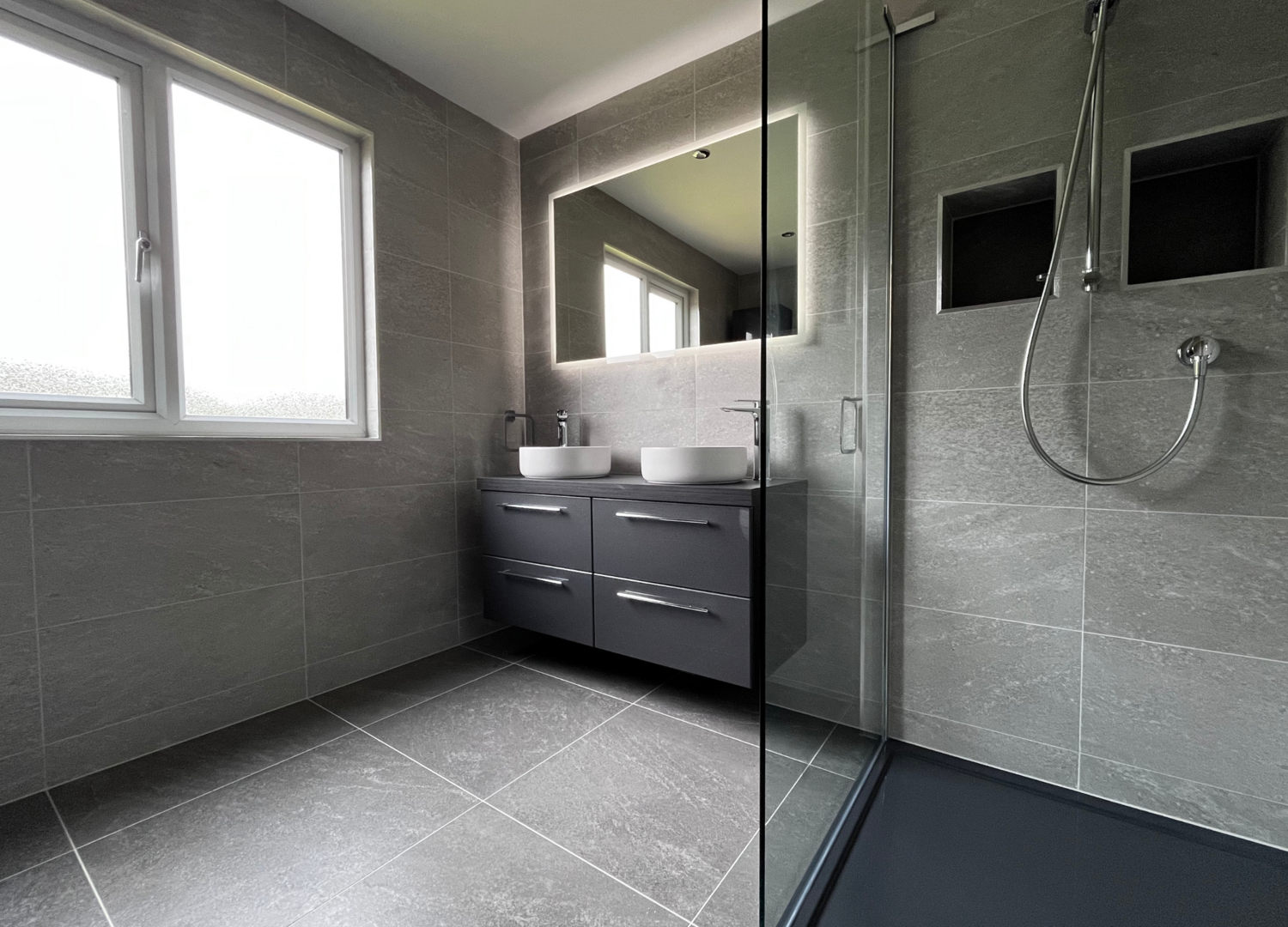 A Clean and Contemporary En Suite Bathroom in Great Bromley Essex